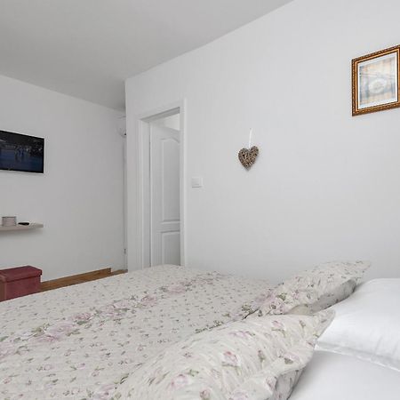 Holiday Home Danica Ozici Ngoại thất bức ảnh
